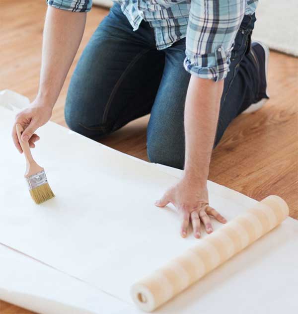 Colocación de papel pintado de pared